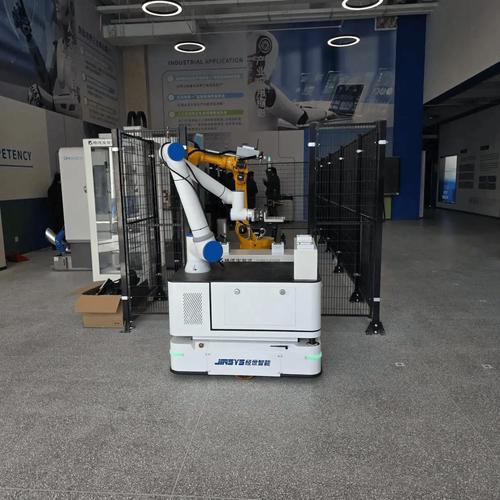 人形機器人困于工廠，復合機器人成工業制造主流選擇